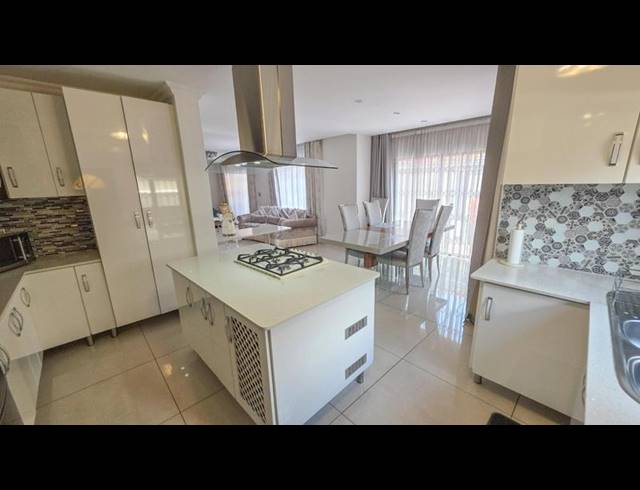 3 BEDROOM HOUSE FOR SALE IN RADIOKOP